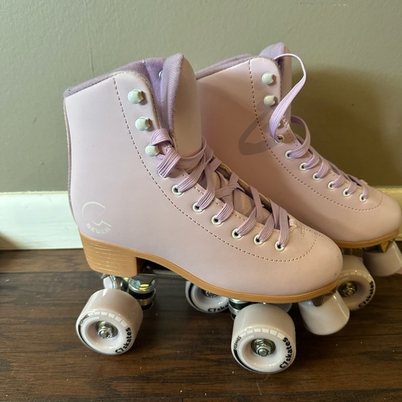 Seven7 Women's Light Pink Roller Skates - Picture 1 of 1